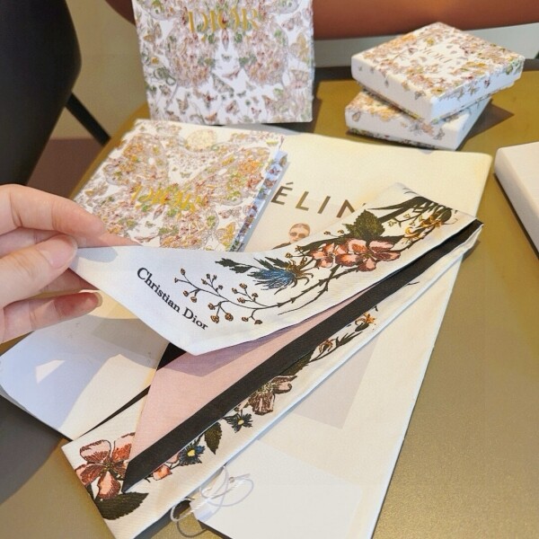 블링크,디올 DIOR 플라워 이중 스트랩 스카프